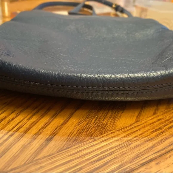 Michael Kors Navy Crossbody Bag with Gold Hardware - Picture 4 of 6